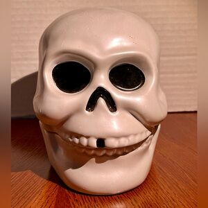 Skeleton Head Halloween Makes Spooky Sounds When Head is Tilted. See Video